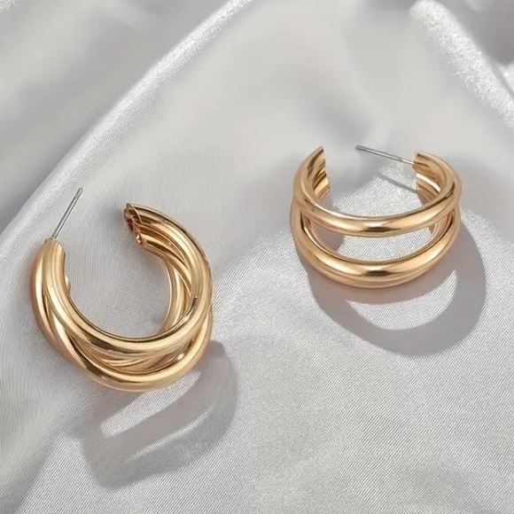 Set of 3 Triple hoop gold pierced earrings, NEW - Picture 7 of 9